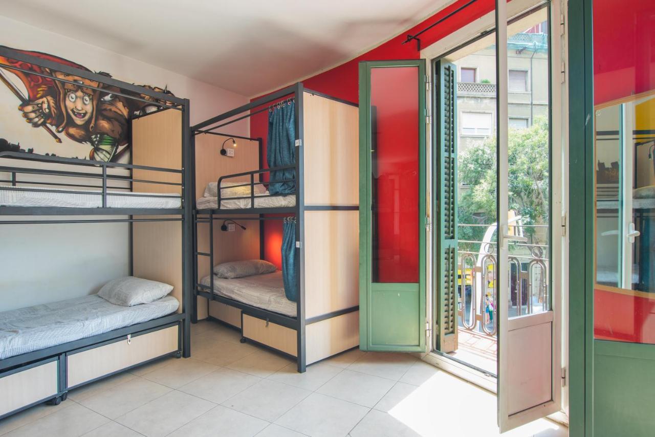 ノー リミット ホステル グラフィティ バルセロナ 部屋 写真